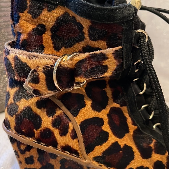 Diane von Furstenberg leopard calf hair wedges. Size 7. - Picture 7 of 8